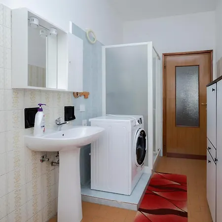 Housecurti1 Apartmán *